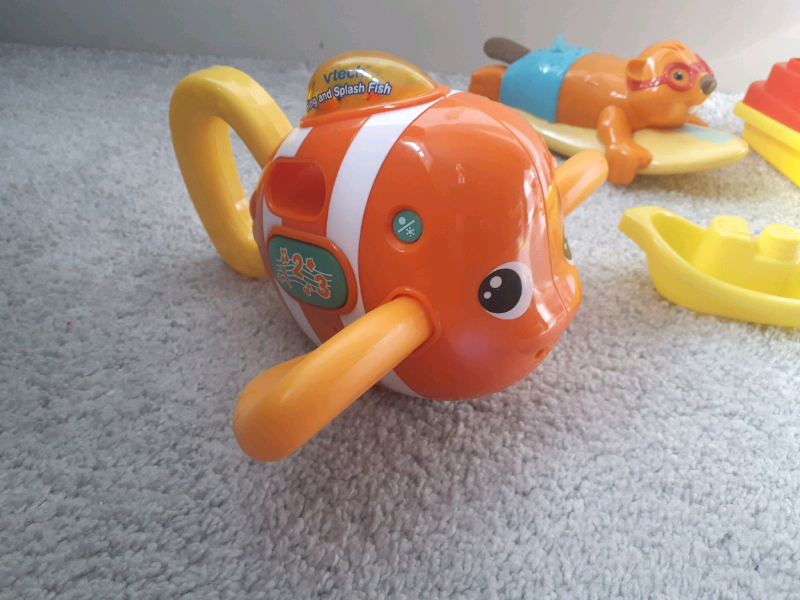 vtech sing and splash fish bath toy
